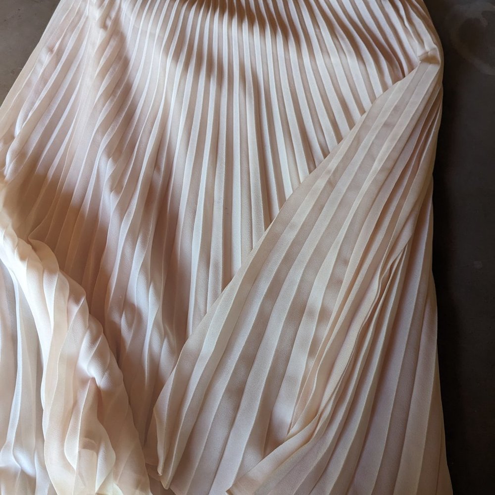 Sézane Dino Skirt | Nude (pale pink blush) - Picture 3 of 16